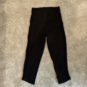 Lululemon crop leggings.